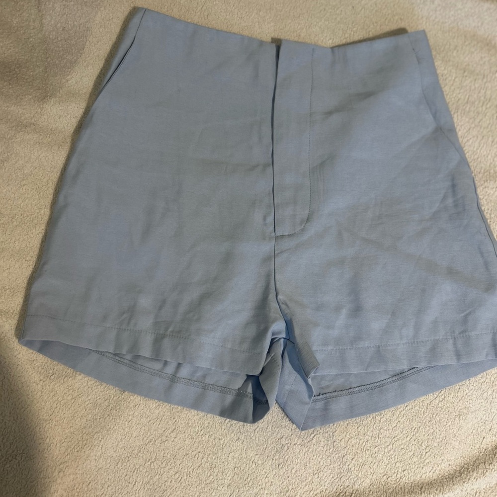 PrettyLittleThing Pale Blue Tailored Shorts NWT US 4 Lightweight Woven Spring